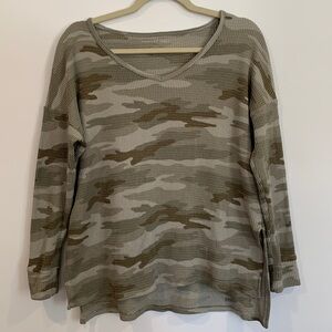 Women’s American Eagle Camo Long Sleeve - Waffle Knit - Oversized - Size Small